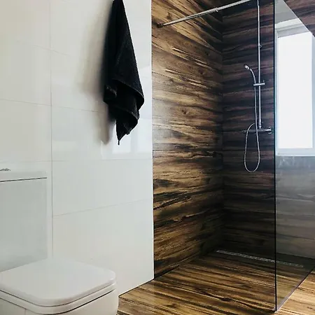 Onyx Maisonette